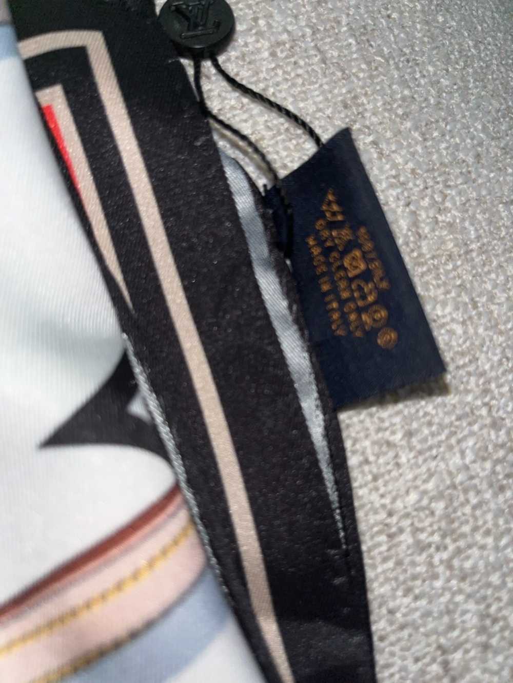 Louis Vuitton Black, White & Pink Monogram Silk Scarf with Gold Accents 34 inche - Picture 3 of 4